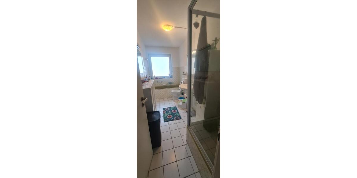 Etagenwohnung Kiel Schreventeich - 5 Zimmer, 120 m&sup2;, 1.500&euro; | Angebot:26402972