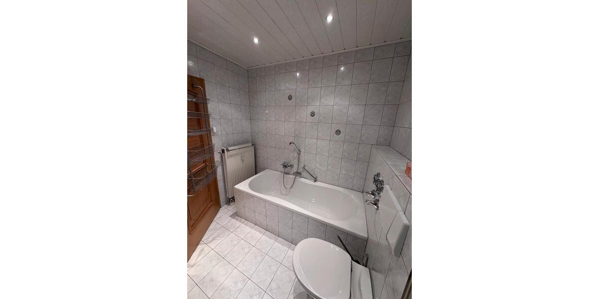 Dachgeschoßwohnung Sauerlach - 3 Zimmer, 80 m&sup2;, 1.550&euro; | Angebot:26494711