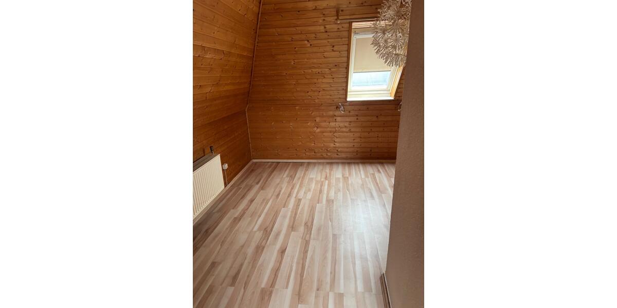 Dachgeschoßwohnung Heide - 2.5 Zimmer, 69 m&sup2;, 700&euro; | Angebot:25292752