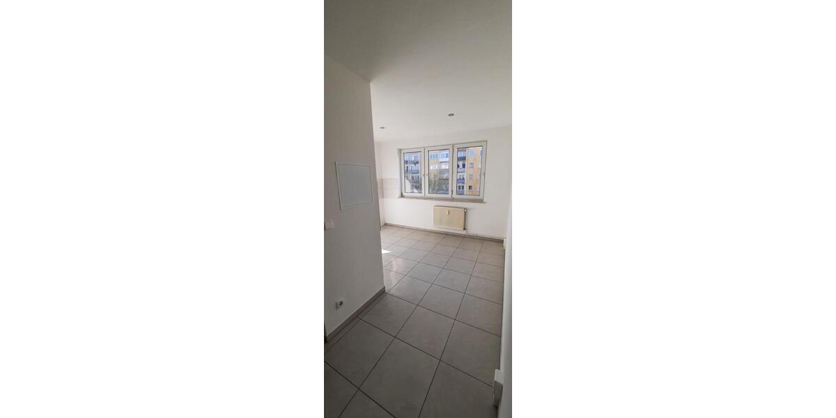 Dachgeschoßwohnung Sömmerda - 3 Zimmer, 72 m&sup2;, 435&euro; | Angebot:24684885