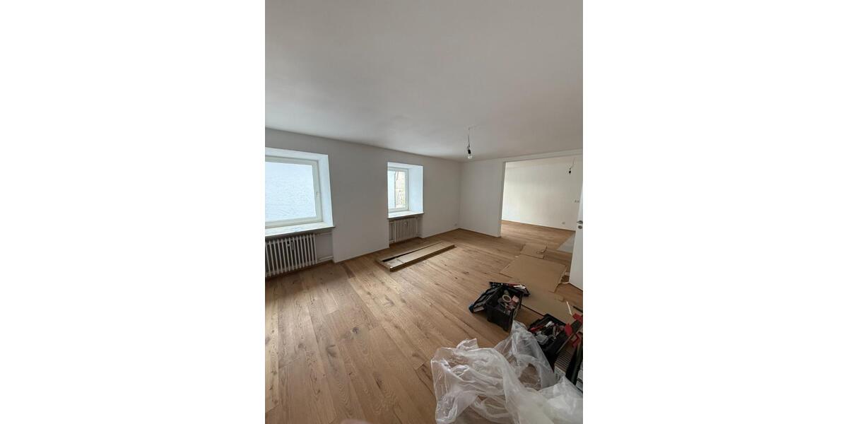 Nach Renovierung: Erstbezug in zentraler Lage inkl EBK 3 zimmer