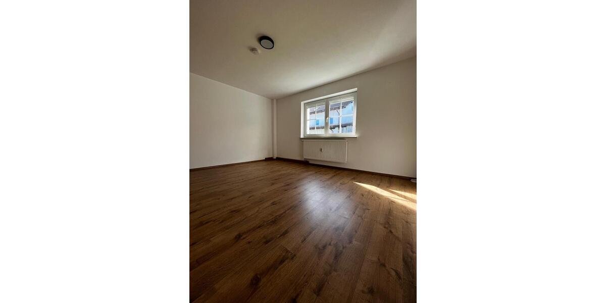 Etagenwohnung Kirchberg im Wald - 4 Zimmer, 120 m&sup2;, 900&euro; | Angebot:26019939