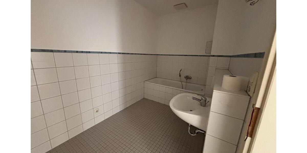 Etagenwohnung Greifswald - 3 Zimmer, 92 m&sup2;, 920&euro; | Angebot:26489172