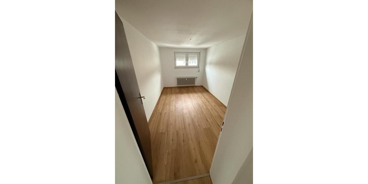 Mehrfamilienhaus, Wohnhaus Albstadt Gemarkung Onstmettingen - 4 Zimmer, 78 m&sup2;, 900&euro; | Angebot:24806444