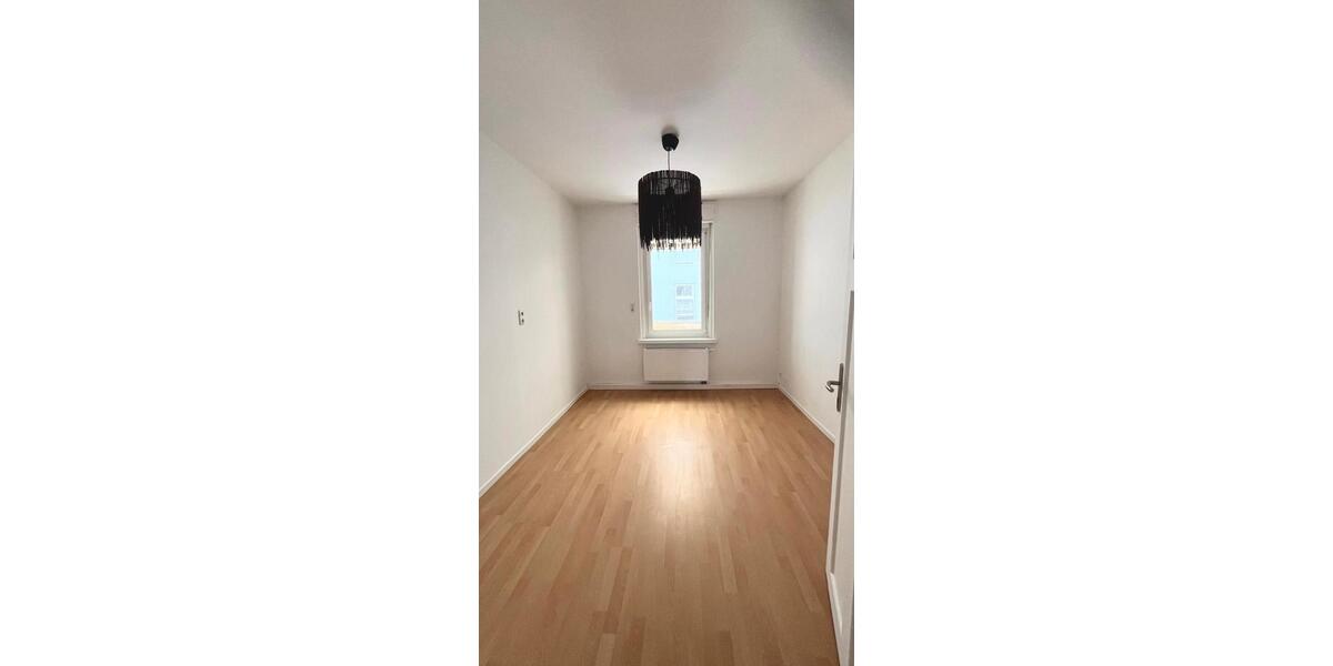 Etagenwohnung Augsburg - 4 Zimmer, 90 m&sup2;, 1.600&euro; | Angebot:26281607