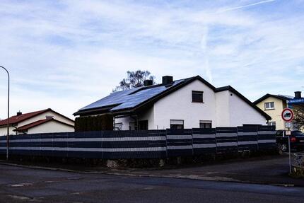 * Ruhig gelegenes EFH mit 6 Zimmern in 72461 Albstadt * 6 zimmer