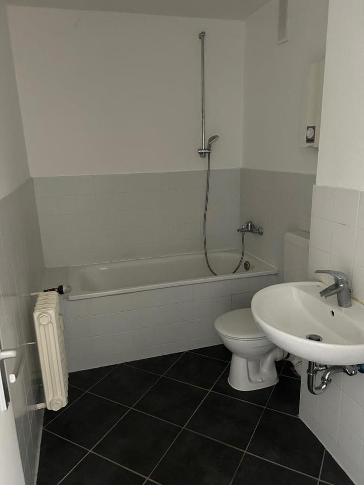 Einziehen und wohlfühlen ... 3 Zimmer, Balkon im 1. Obergeschoss zimmer