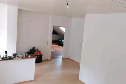 Wohnung Saarbrücken West - 2 Zimmer, 76 m&sup2;, 520&euro; | Angebot:25179672