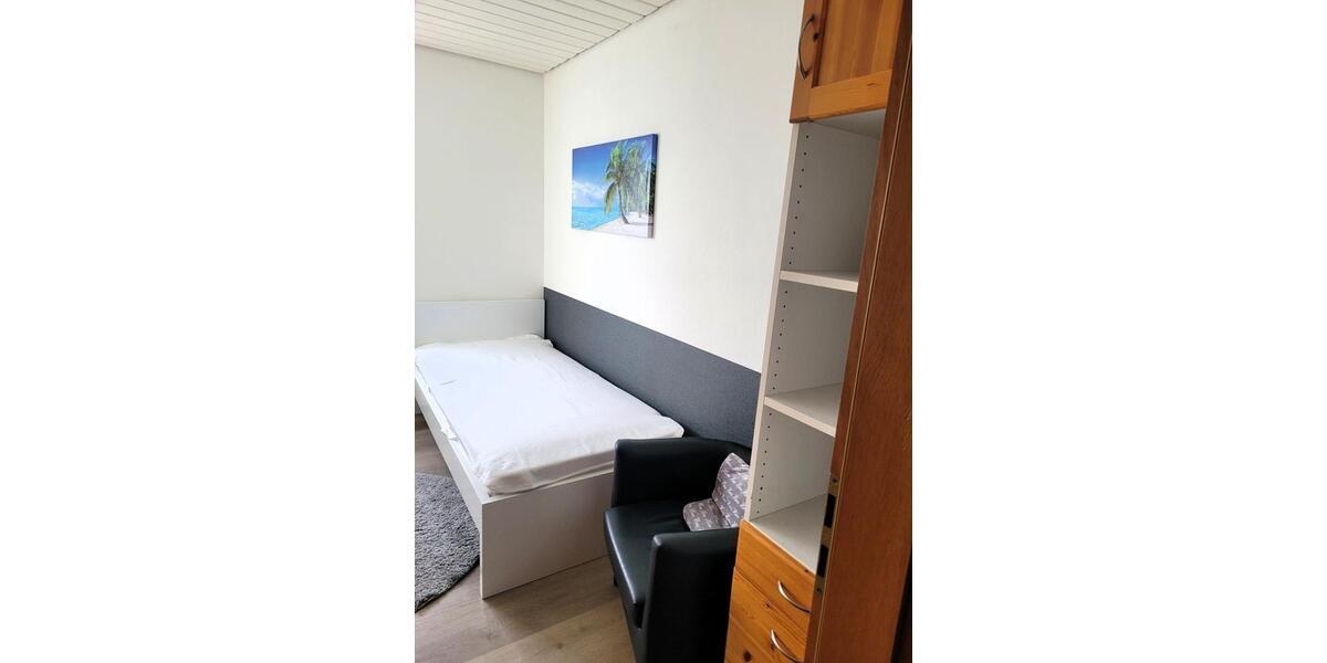 Neu renoviertes möbliertes Zimmer in 2er WG (männlich) 1 zimmer