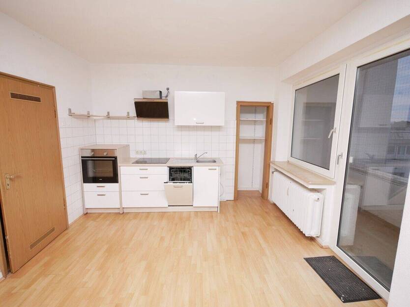 Perfekt für junge Leute: Gepflegte 2,5-Raum-Etagenwohnung mit Küche und Balkon Nahe der Universität 2 zimmer