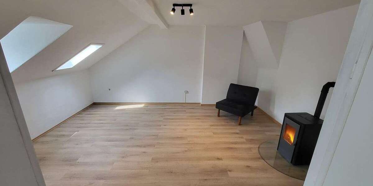 Etagenwohnung Hof Bahnhofsviertel - 2 Zimmer, 50 m&sup2;, 380&euro; | Angebot:26608297