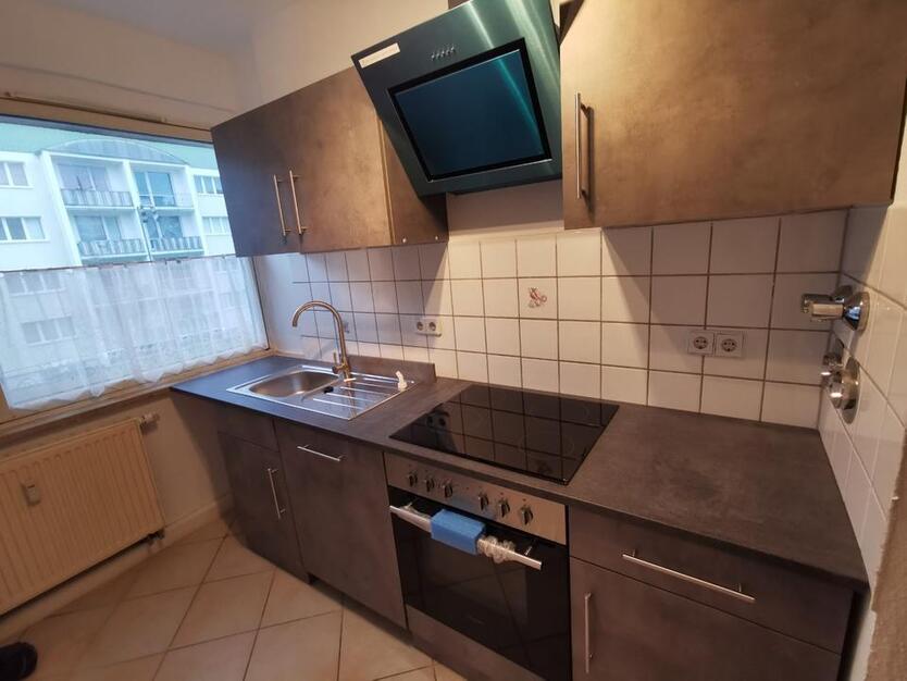 Schöne und Grosse 3 - Zimmer Wohnung mit Balkon in Rosslau