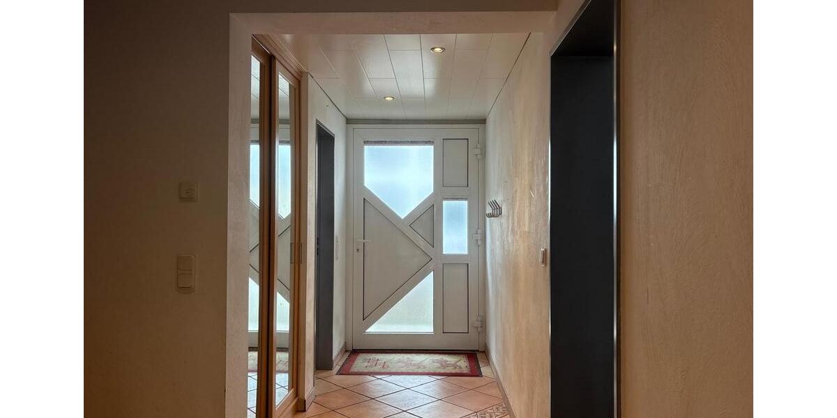 Doppelhaushälfte Bornheim - 6 Zimmer, 163 m&sup2;, 2.400&euro; | Angebot:25803614