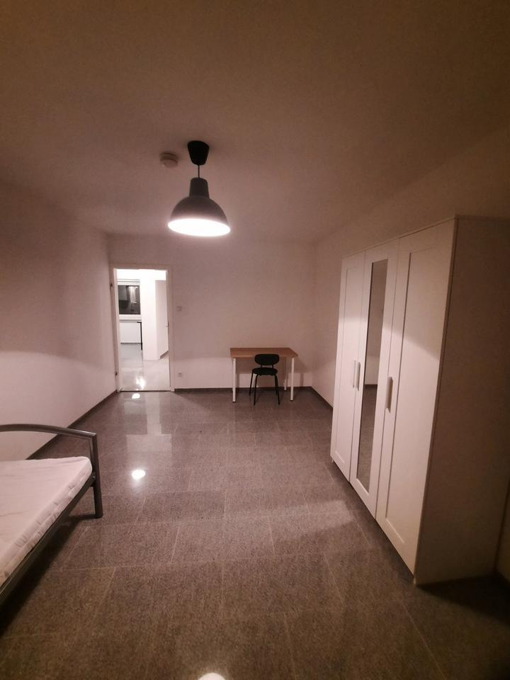 Möblierte Damen WG Zimmer in Untergrombach 20min KA 10min BR