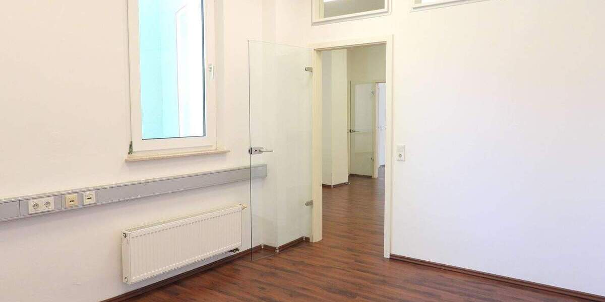 Gewerbeobjekt Nürnberg St Peter - 4 Zimmer, 128 m&sup2;, 890&euro; | Angebot:26107300