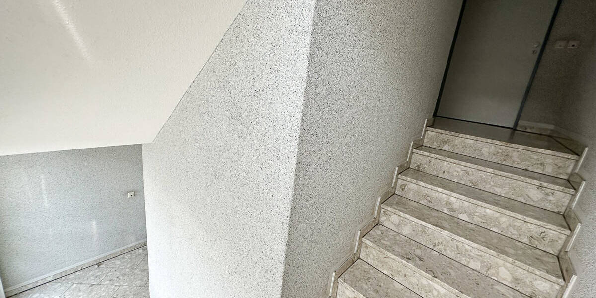 Etagenwohnung Glauchau - 2 Zimmer, 79 m&sup2;, 395&euro; | Angebot:25688144