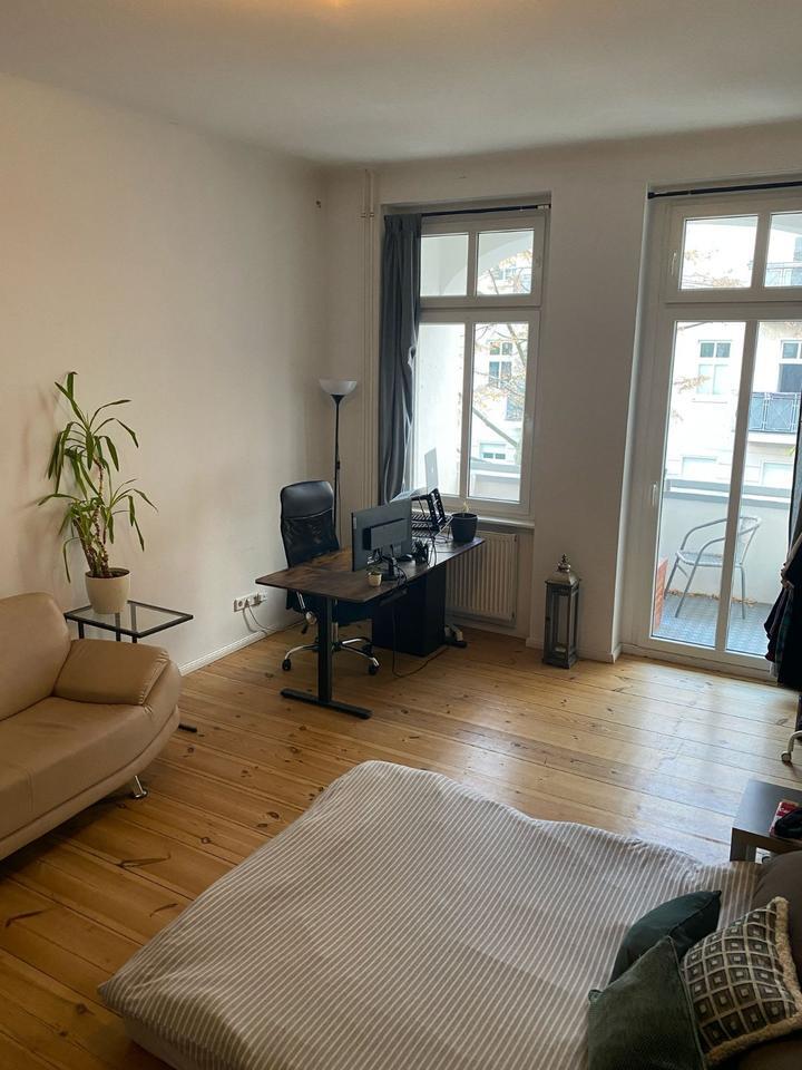 Großes Zimmer mit eigenem Balkon (langfristig) zimmer