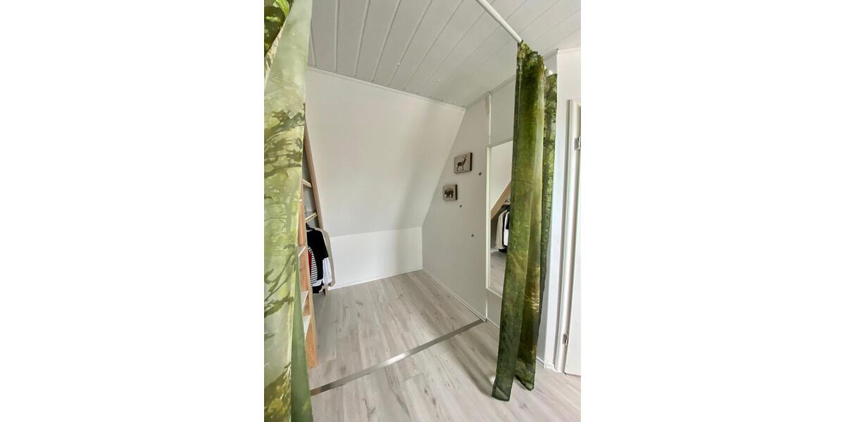 Dachgeschoßwohnung Wesselburen - 3 Zimmer, 70 m&sup2;, 820&euro; | Angebot:26023632