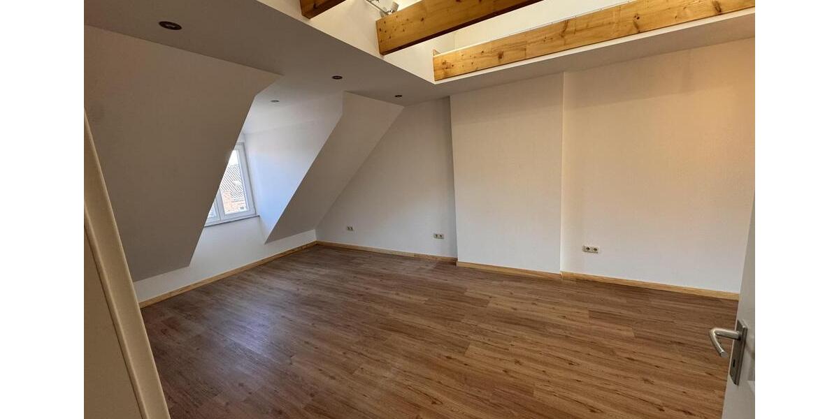 Dachgeschoßwohnung Lüneburg Ebensberg - 2 Zimmer, 120 m&sup2;, 1.500&euro; | Angebot:25648228