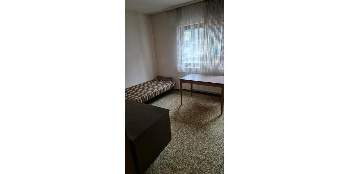 Etagenwohnung Pfullingen - 4 Zimmer, 160 m&sup2;, 1.850&euro; | Angebot:25615132