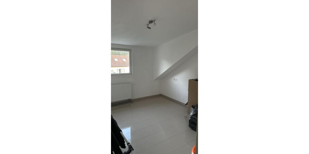 Dachgeschoßwohnung Altbach - 3.5 Zimmer, 86 m&sup2;, 1.400&euro; | Angebot:24836883