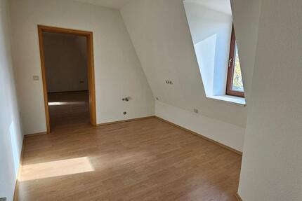 Gemütliche Dachgeschosswohnung in Mühlhausen 1 zimmer