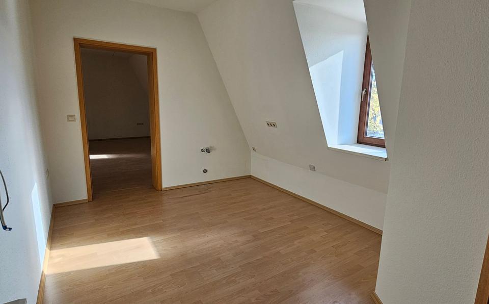 Gemütliche Dachgeschosswohnung in Mühlhausen 1 zimmer