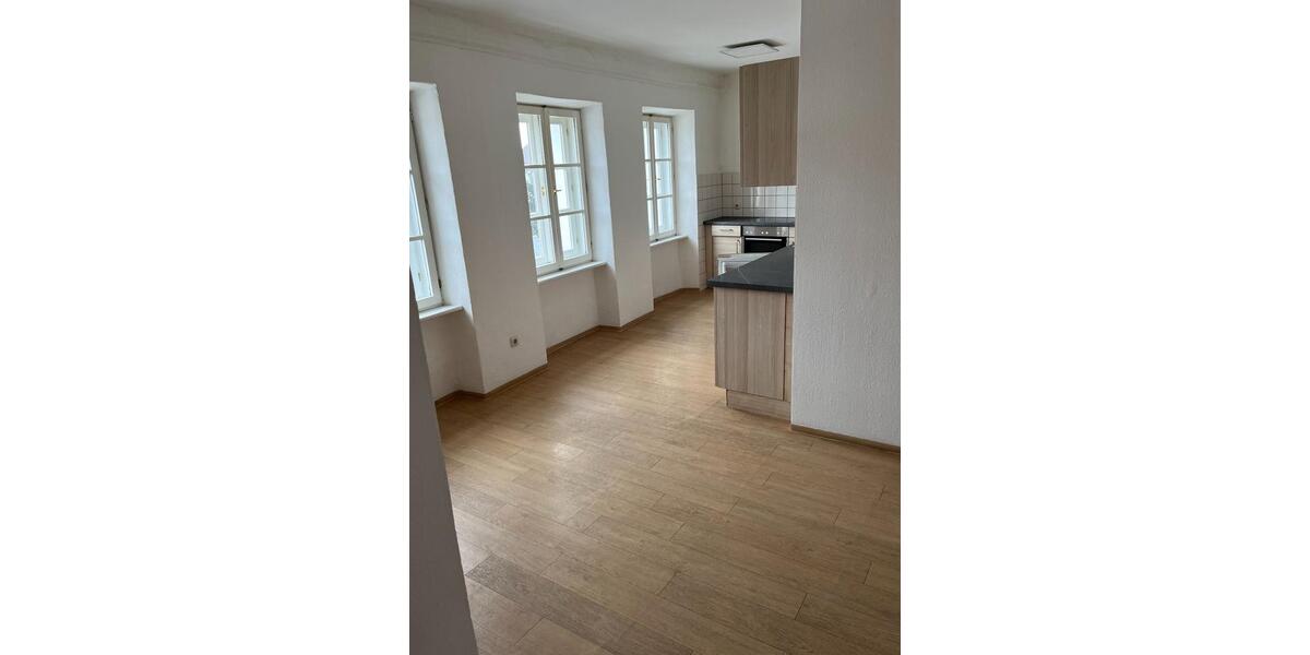 Etagenwohnung Hengersberg - 2 Zimmer, 85 m&sup2;, 580&euro; | Angebot:24770137