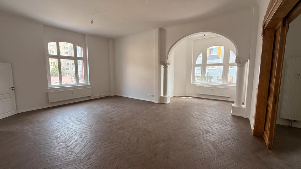Repräsentative Gewerbeeinheit in stilvoll sanierter Stadtvilla
