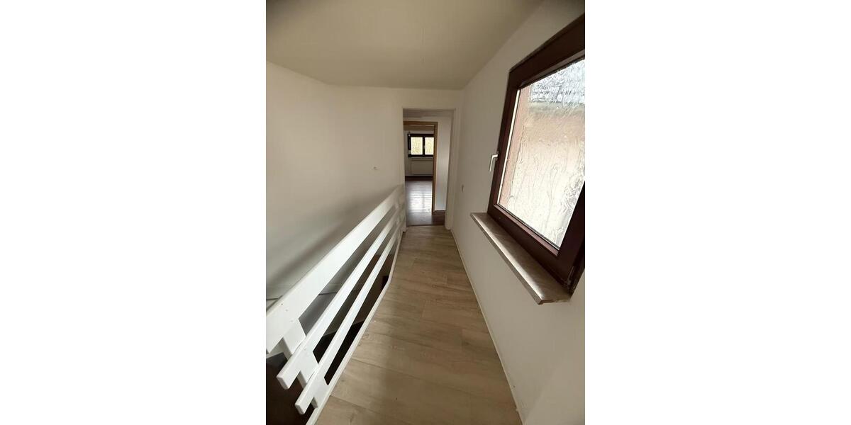 Etagenwohnung Limburg an der Lahn - 5 Zimmer, 160 m&sup2;, 1.300&euro; | Angebot:26039095