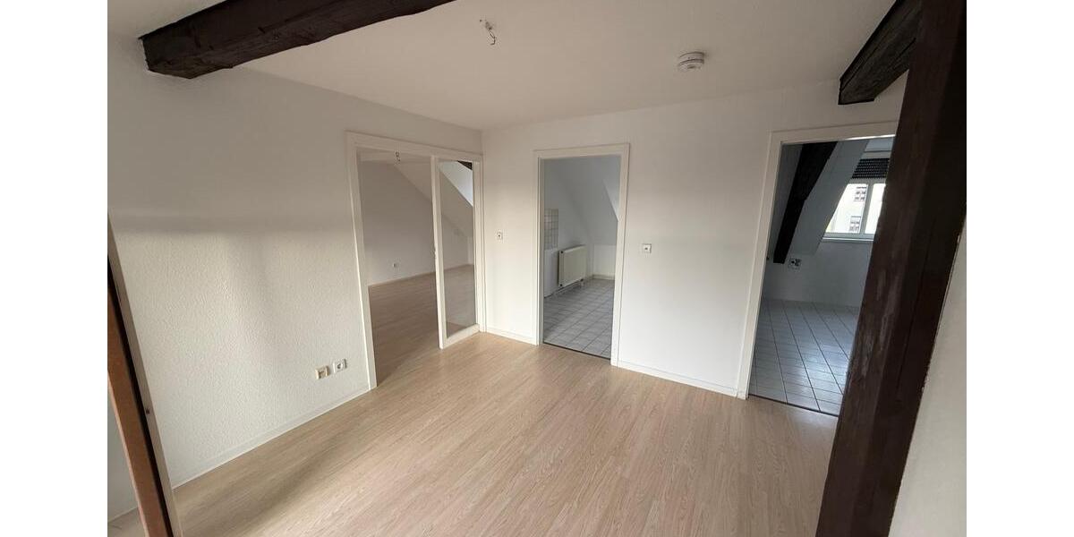 Dachgeschoßwohnung Auerbach/Vogtland Vogtland - 2 Zimmer, 77 m&sup2;, 460&euro; | Angebot:24337412