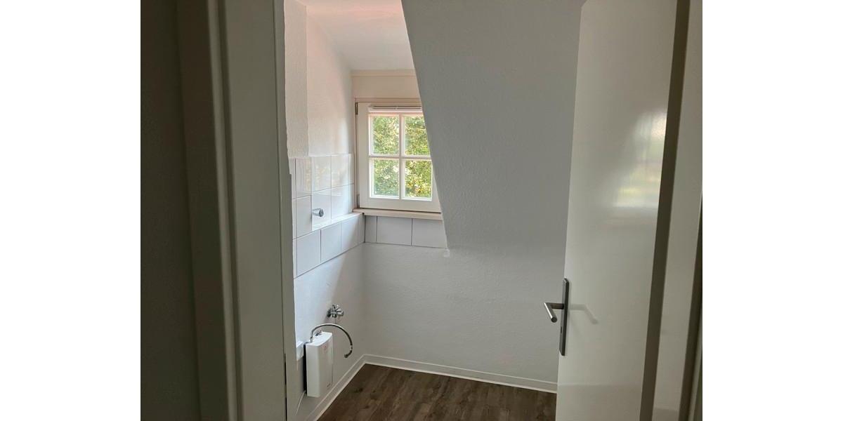 Dachgeschoßwohnung Kassel Harleshausen - 3 Zimmer, 54 m&sup2;, 509&euro; | Angebot:24383085