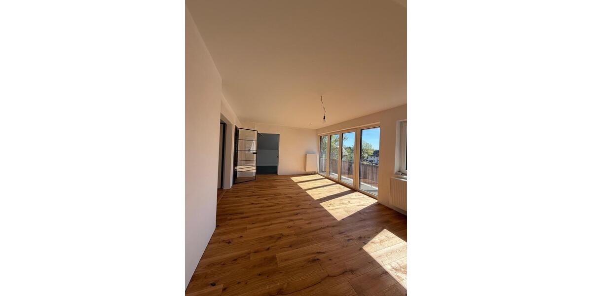Dachgeschoßwohnung Meißner - 4 Zimmer, 97 m&sup2;, 780&euro; | Angebot:26348423