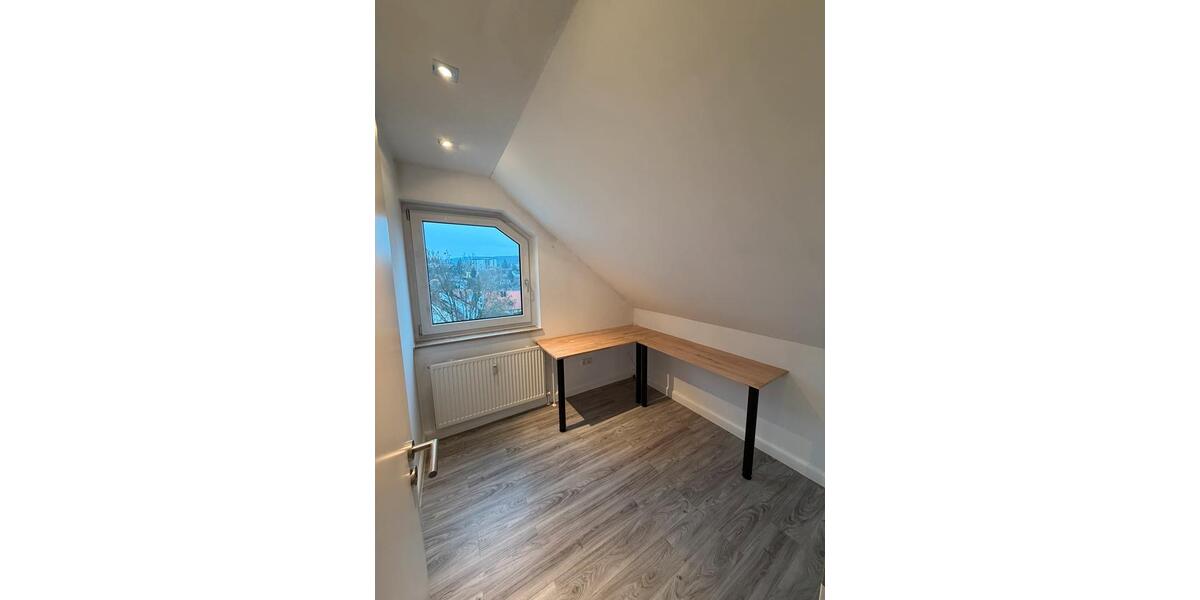 Dachgeschoßwohnung Schweinfurt Haardt - 3.5 Zimmer, 89 m&sup2;, 1.100&euro; | Angebot:26110048