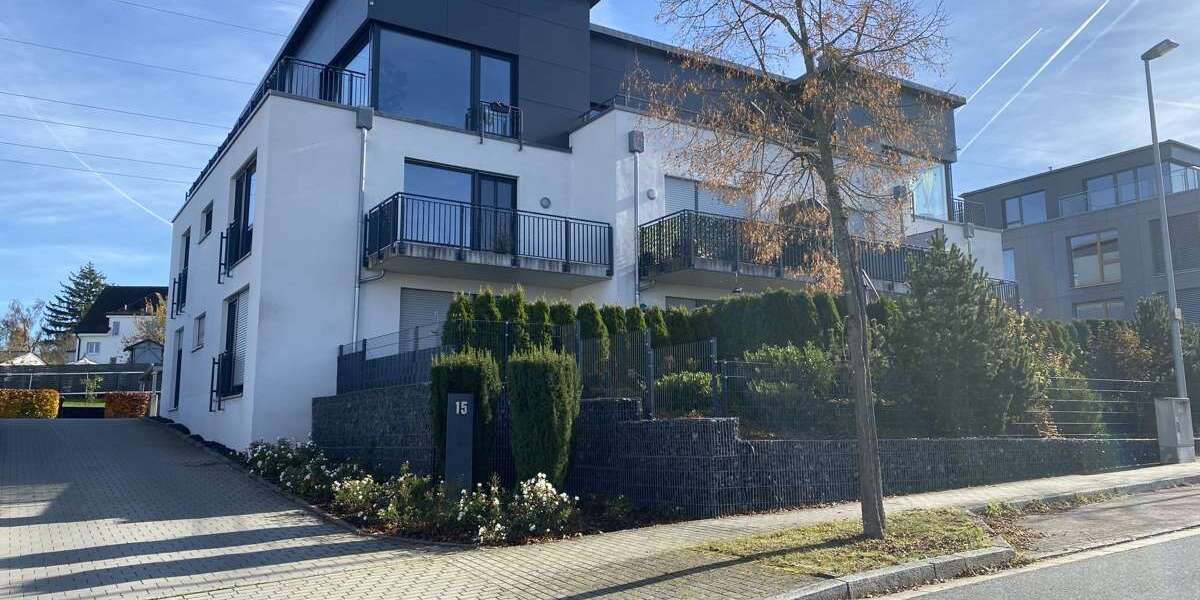 Etagenwohnung Weiden - 3 Zimmer, 99 m&sup2;, 1.290&euro; | Angebot:26637051