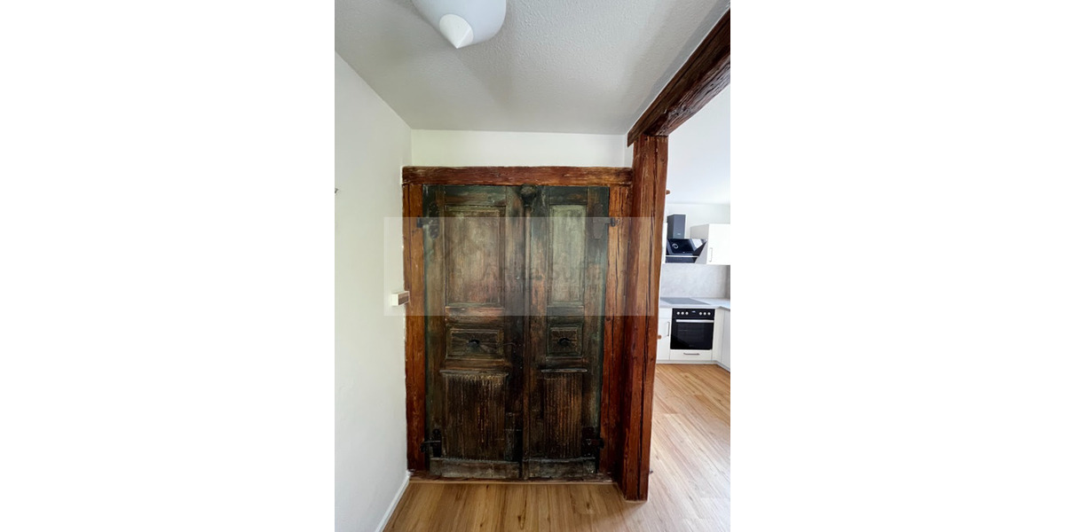 Erdgeschoßwohnung Burghaslach - 6 Zimmer, 220 m&sup2;, 1.250&euro; | Angebot:25379613