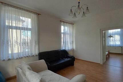 Zentral gelegene 4-Zimmer Wohnung mit kleinem Balkon im 1. OG 4 zimmer