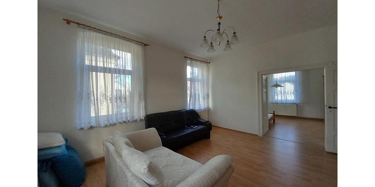 Zentral gelegene 4-Zimmer Wohnung mit kleinem Balkon im 1. OG 4 zimmer