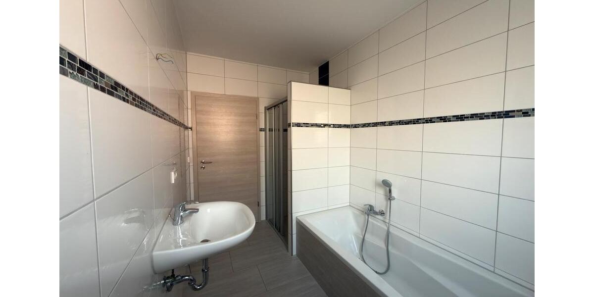 Erdgeschoßwohnung Sassenburg - 4 Zimmer, 110 m&sup2;, 1.115&euro; | Angebot:26005663