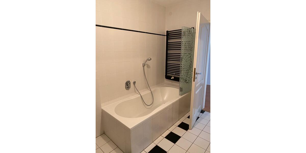 Erdgeschoßwohnung Büttelborn - 2 Zimmer, 70 m&sup2;, 1.250&euro; | Angebot:25165465