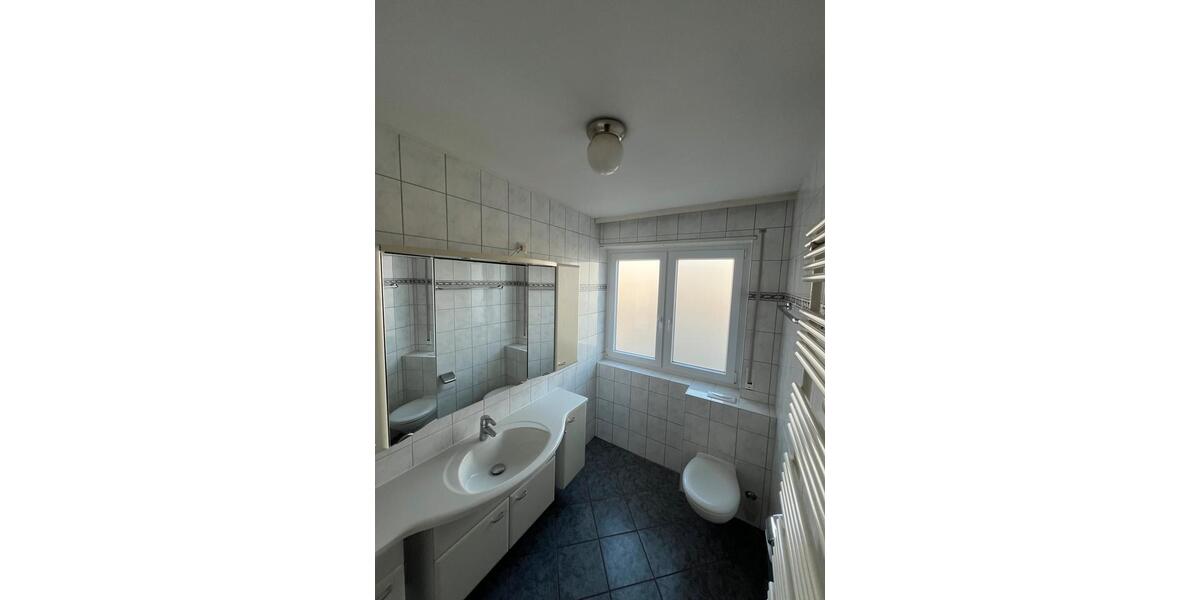 Erdgeschoßwohnung Dreieich - 4 Zimmer, 120 m&sup2;, 1.700&euro; | Angebot:23403248