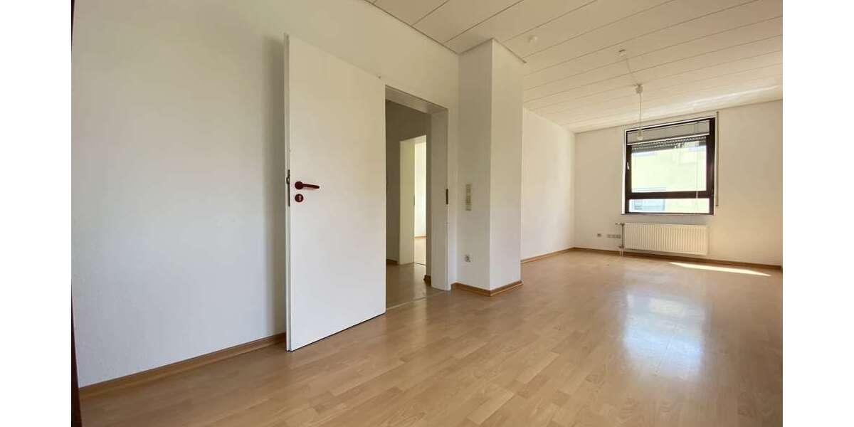 Etagenwohnung Gießen - 3 Zimmer, 76 m&sup2;, 825&euro; | Angebot:27175411