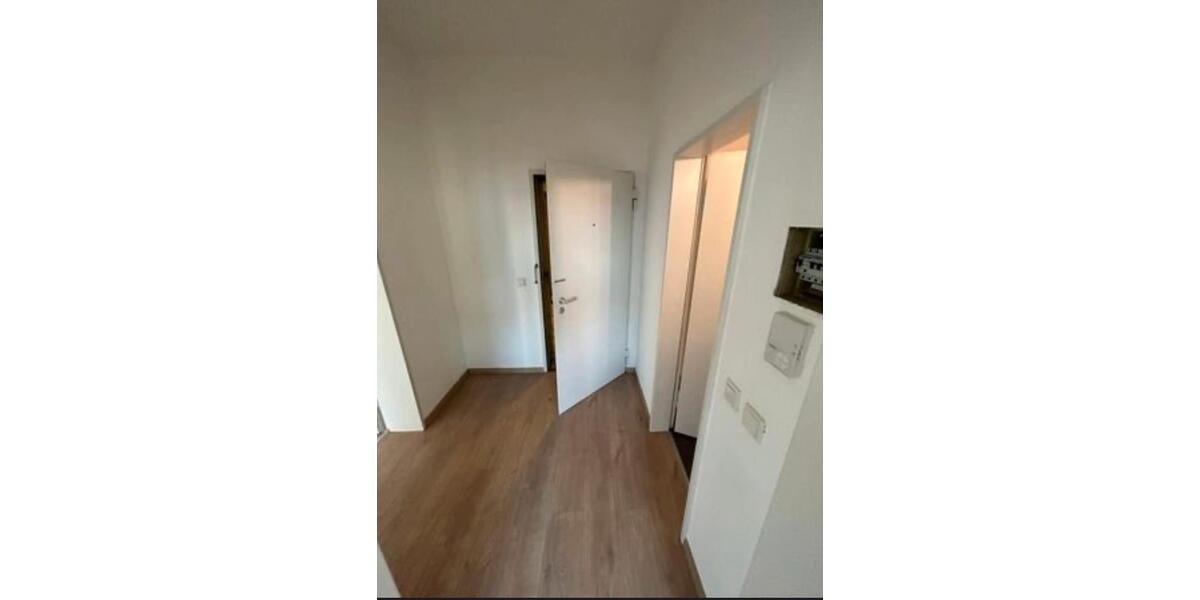 Etagenwohnung Saarbrücken Neue Bremm - 1 Zimmer, 38 m&sup2;, 495&euro; | Angebot:25230919