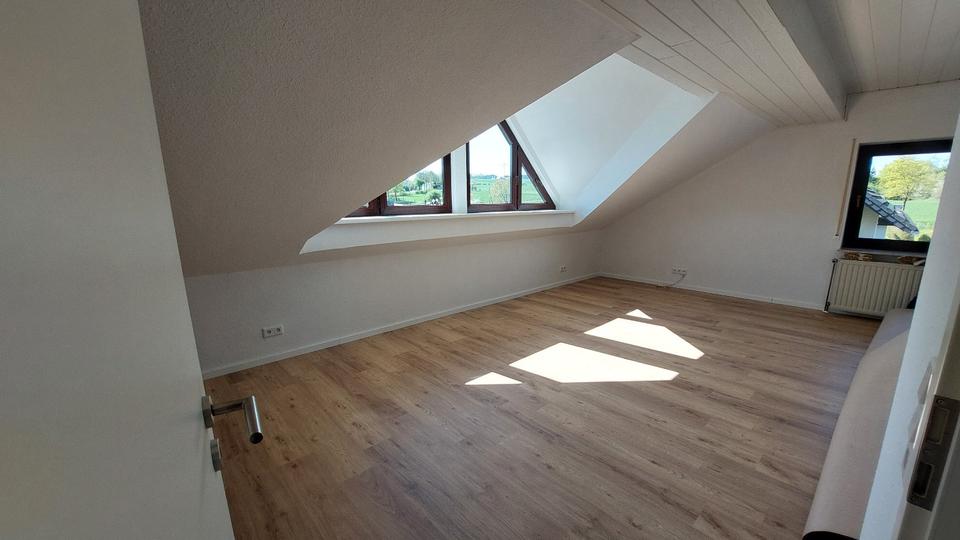 Dachgeschoßwohnung Brilon - 3 Zimmer, 90 m&sup2;, 680&euro; | Angebot:26048100