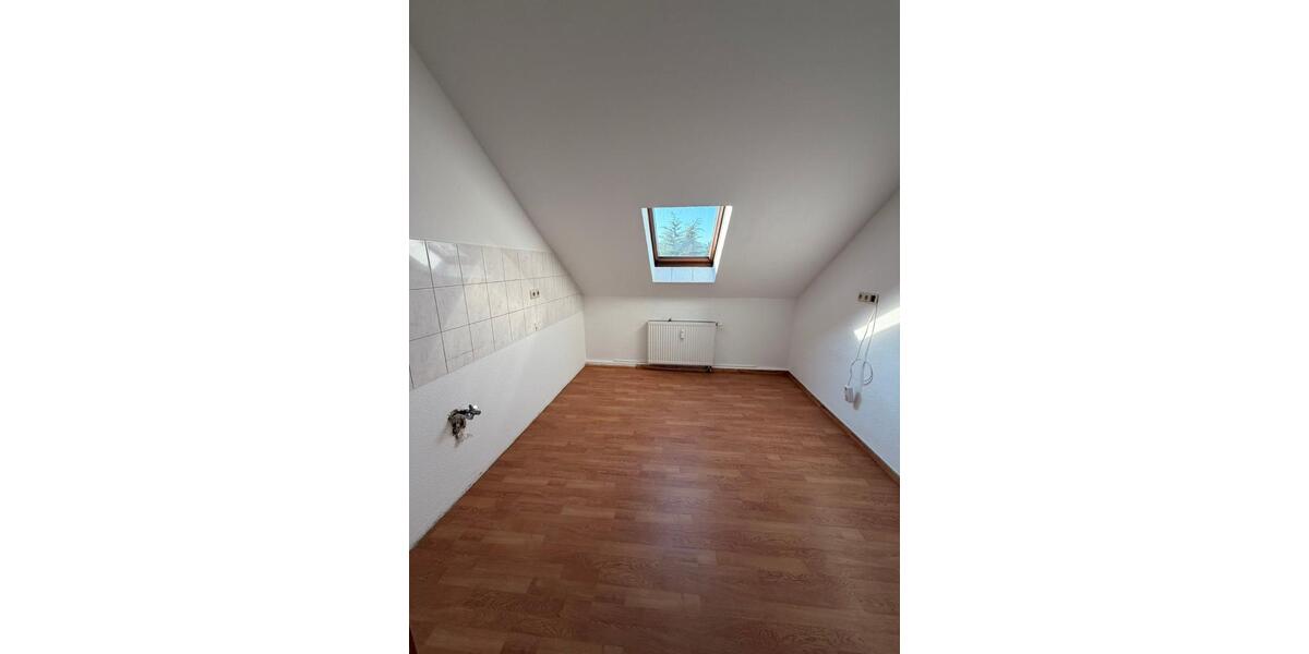 Dachgeschoßwohnung Arnstadt - 4 Zimmer, 65 m&sup2;, 520&euro; | Angebot:24613162