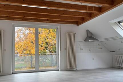 Neu renovierte Dachgeschosswohnung 5 zimmer