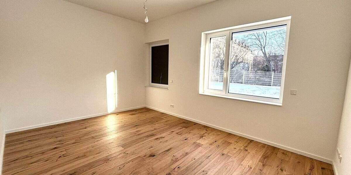 Etagenwohnung Sindelfingen Mitte - 2 Zimmer, 89 m&sup2;, 1.380&euro; | Angebot:24407414