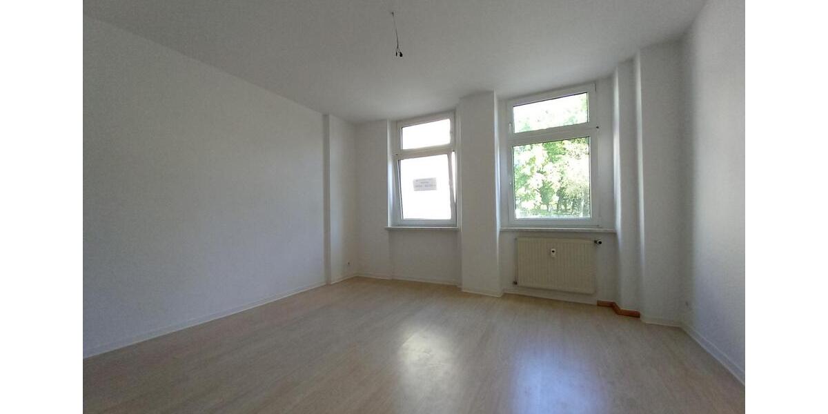 Erdgeschoßwohnung Crimmitschau - 2 Zimmer, 51 m&sup2;, 270&euro; | Angebot:24659727