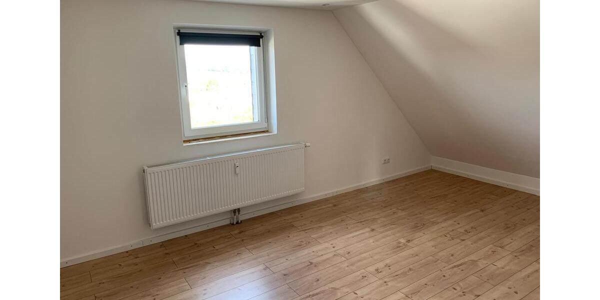Etagenwohnung Hohenahr - 5 Zimmer, 114 m&sup2;, 825&euro; | Angebot:26543937