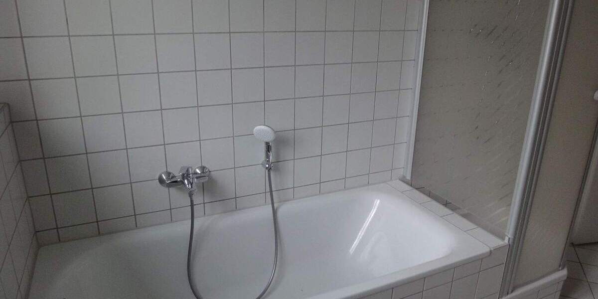 Etagenwohnung Dessau-Roßlau Innenstadt - 4 Zimmer, 121 m&sup2;, 800&euro; | Angebot:25926545